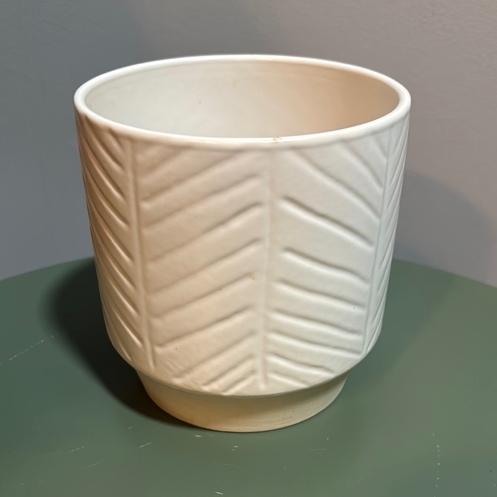 Gifts for Mom 🌸✨ Elegant Cream Ceramic Planter